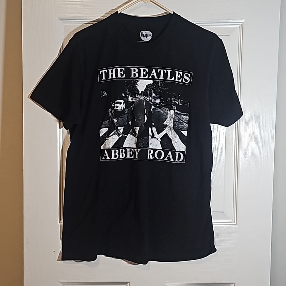 The Beatles Abbey Road Black White Album Cover Graphic T-shirt Size L